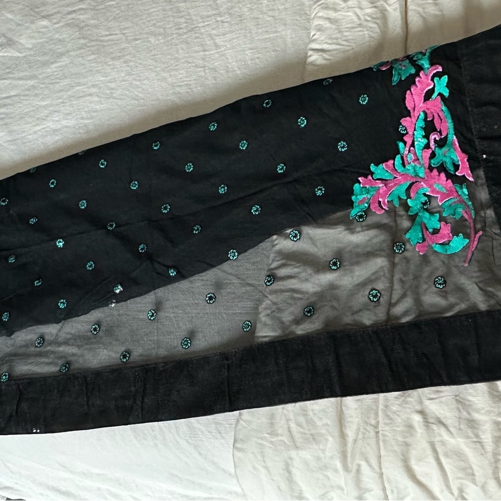 Black Net Saree With Embroidery And Sequins - image 3